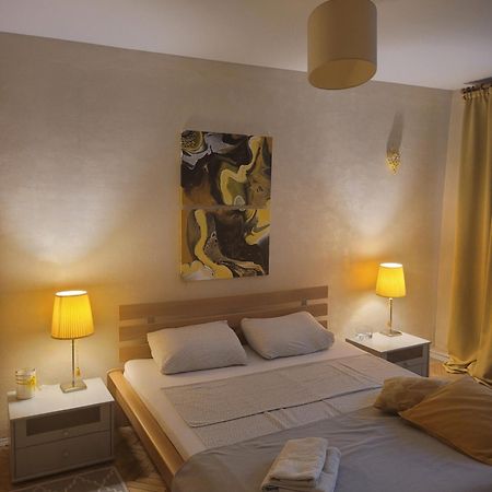Sunflower Apartment Near Kiev Airport & Railway Station & Center City! エクステリア 写真
