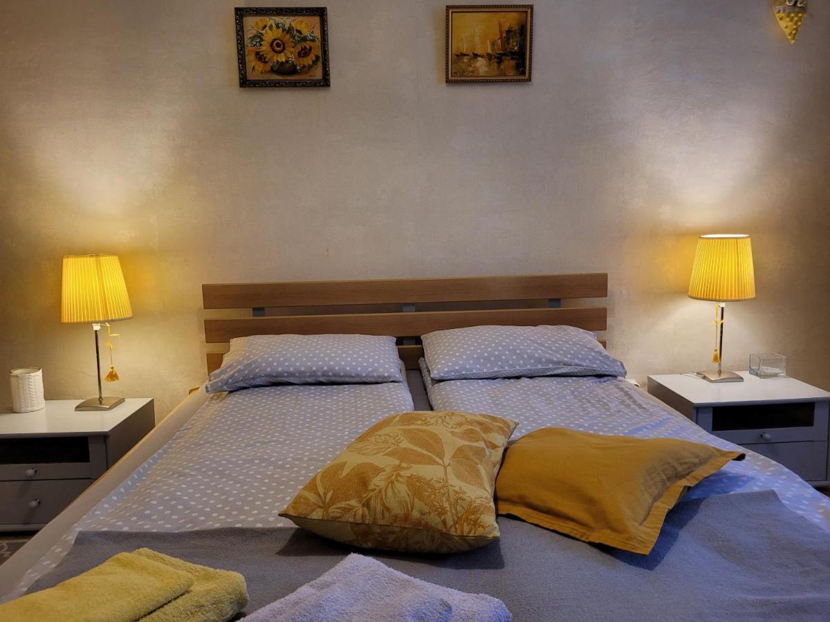 Sunflower Apartment Near Kiev Airport & Railway Station & Center City! エクステリア 写真
