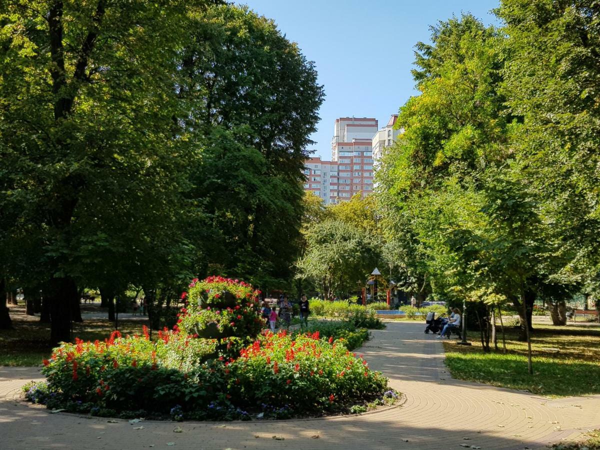 Sunflower Apartment Near Kiev Airport & Railway Station & Center City! エクステリア 写真